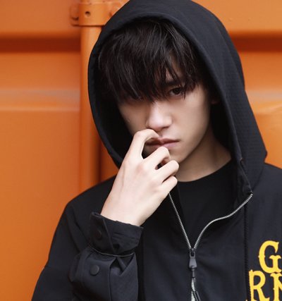 �߿������������� 18�������ļ�����˧���̷����Ͱ���