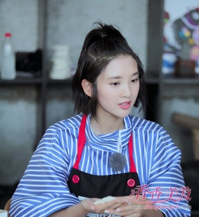 ����Ů����Ƥ�̷��������� ���첱��¶��������ˬ����