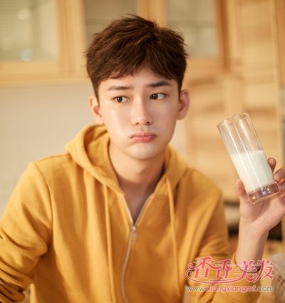 今夏男生必剪的自然小短发 清新帅气还解暑!