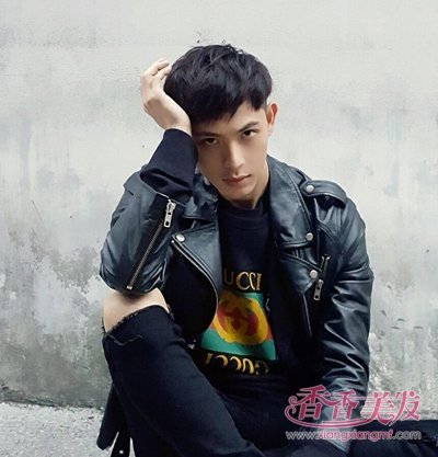 �������¹���ͷ���ʹ������� ����Ӫ��ʱ����˧����У��