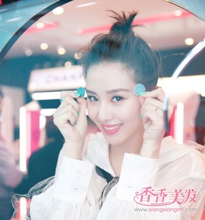 �ļ��г���Ů���͸�������ͷ�� ����ʱ�г�����