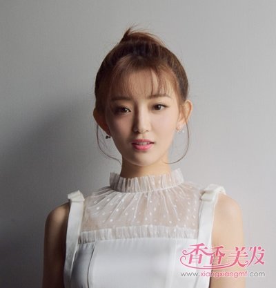 �ļ��г���Ů���͸�������ͷ�� ����ʱ�г�����