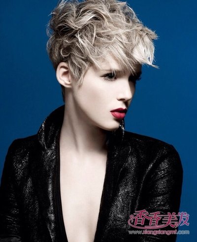 Ů��˧������ֱ��Ҫ̫�� Ů��˧�����̷����ͽ��곬��