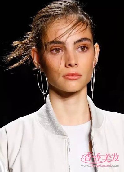 �ճ������ٵ�һ��β �����Ӿ��ܸ㶨�ĳ����ճ�����ʾ��