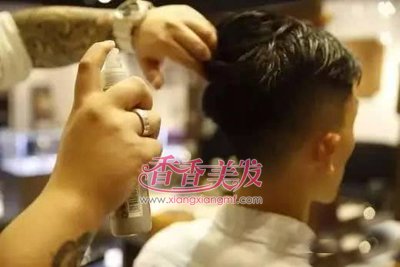 �ڼ��������Ը��Ϲ������������е���ͷ���� �ڼ��Լ����ָ��Ϲ�����ͷ����ͼ��