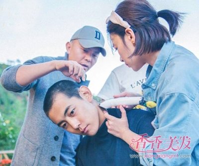 �ڼҸ��Ϲ�����һ������������������ �ڼ�Ҳ�ܸ��Ϲ����Ĵ�ͷ���ͽ̳�ͼ��