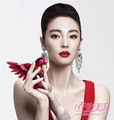 �������˱�ͷ��֪���Լ�������ǿ�� Ů�������ᱳͷ����Ů��Ҳ�ܱ�������Ů��