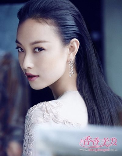 �������˱�ͷ��֪���Լ�������ǿ�� Ů�������ᱳͷ����Ů��Ҳ�ܱ�������Ů��