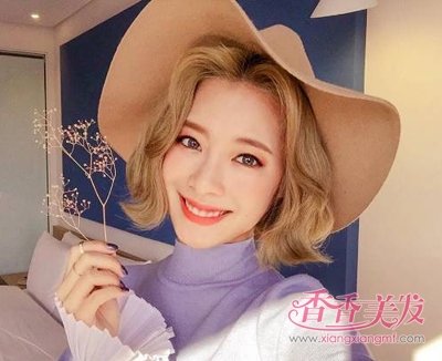 ���ñ�ӵĶ̷�Ů������Ҳ�ܱ�С�� ��ñ�ӵĶ̷�С��Ů����������һ����