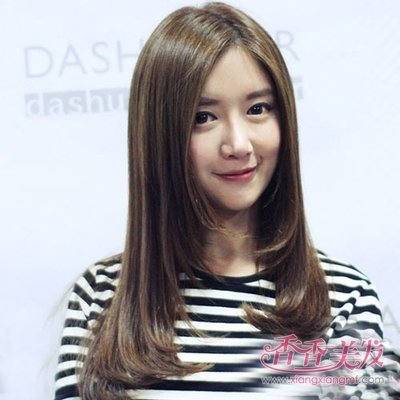 Ů��ֱ��̫�������β�����ڿ�������һ�� Ů���г�ֱ����β�ڿ۷���ͼƬ