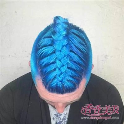 ����Ʒζ������� ��������ͷ����˧���¸߶�