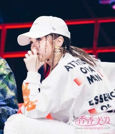 ����ʱ�ڣ�ֻ����β�������ܹ� �����Ļ������������Ů����еķ��