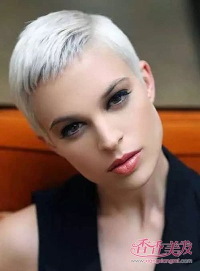 ¶�����̷�˧��û���� 2018¶��Ů���̷����������·��