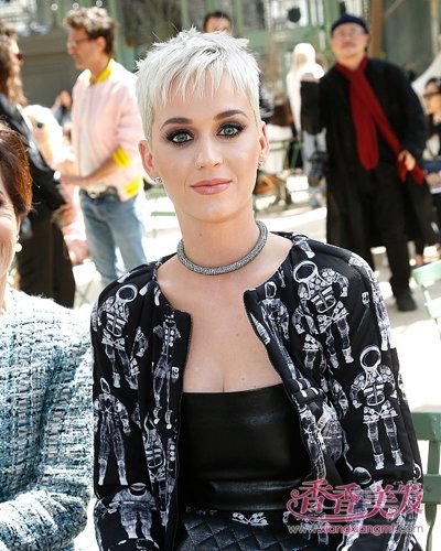 ��Angelababy���·����ͷ���;��޵��� Ů�����̷���ͷˢ������Ȧ��̫����