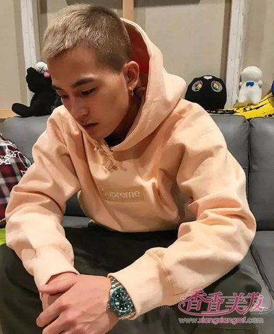 �����кξ壬�������Լ���ͷ ������ͷ��ˬ�󷽻���˧