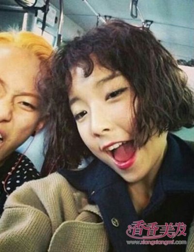 �������ͣ�����һ����Ծ����Ů�� ����Ԫ����+�̷���Ҫ��Ԫ����Ů