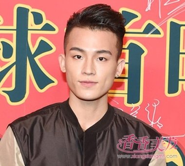 �����������ܱ���죿 С����¶��Ͳ��������ڡ�