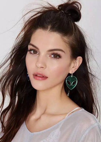 �������ͷ��ʱ���� ��ģ�绨������ͷ��������Ů��