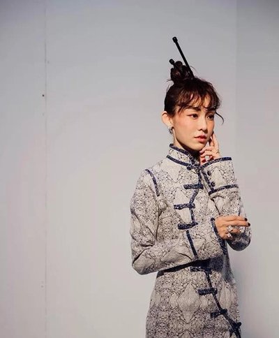 �������ͷ��ʱ���� ��ģ�绨������ͷ��������Ů��