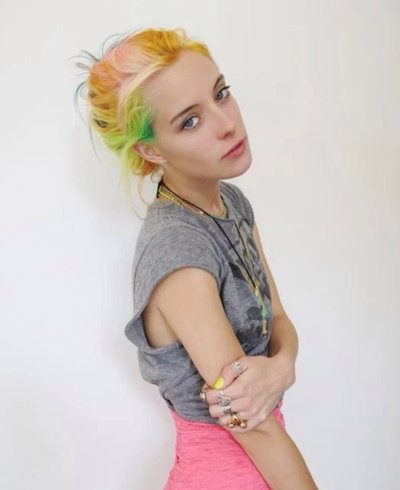 ��һ��ʱ�н���������㡰�� ʱ�г������;����������еĹԹ�Ů