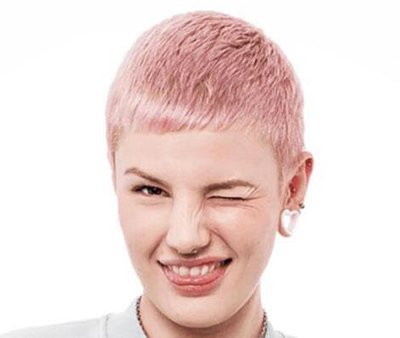 ��ͷŮ��������������Ҫ����վ ����һ�δ�ͷ����֪���Լ���ô˧