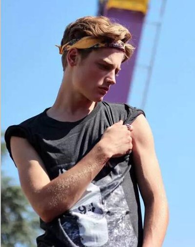 �˶�������������˶����� �����̷�+�˶�����ÿʱÿ�̶�Ҫ˧������