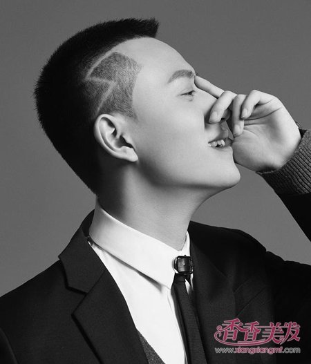 �򵥴�ͷҲҪ����»��� ��ʿ�̷���ͷ����������ζ��ô��