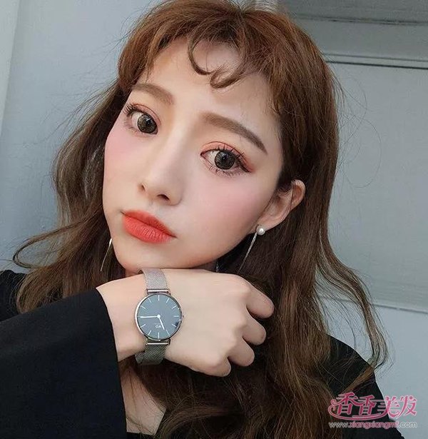 ��ǰ�鷢��ǧ��Ҫ����ȥ�޼� ��ǰ�鷢���������׵�С��Ů����