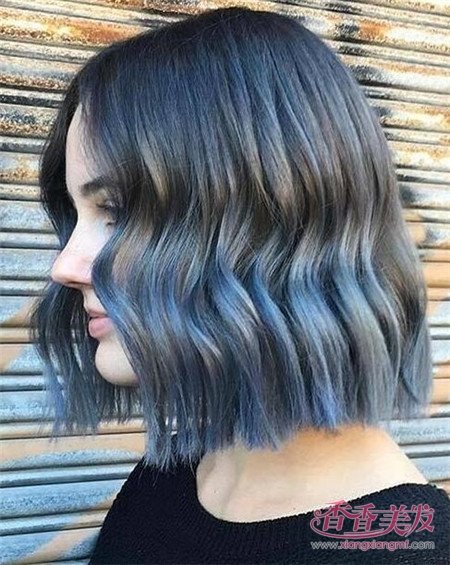 Ⱦ��ע����������· �³��������ʵķ�ɫ����Ů����е�