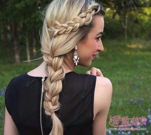 ���з�ɫ���������෢Ҳ̫���� ���ڻؼ�������ͷ����ͷ�ʱ���