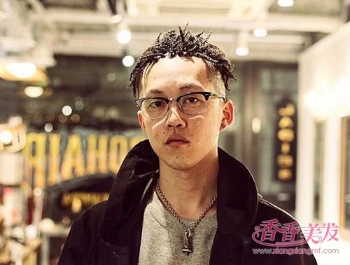 �����̷�ֻȾ����Ҳ�ܺ�˧�� �������¶�ֱ��˧���¸߶�