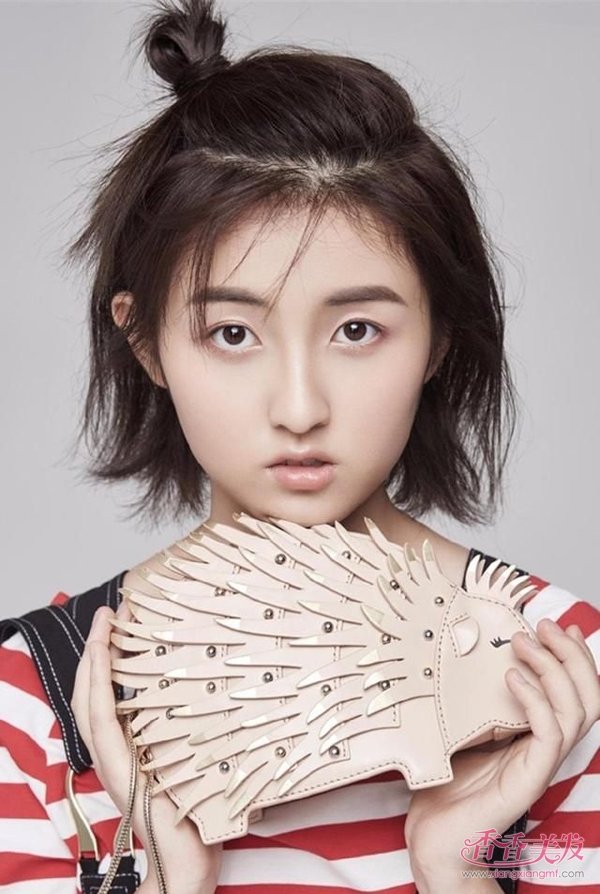 ��Ů�ж̷���������� ��Ƥ�ֿɰ��Ķ���������ħ��С��Ů