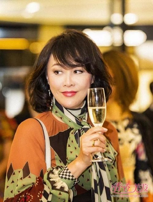 Ů�˹���50�꣬ǧ���ѡֱ���� ������Ů�������̷����仹������