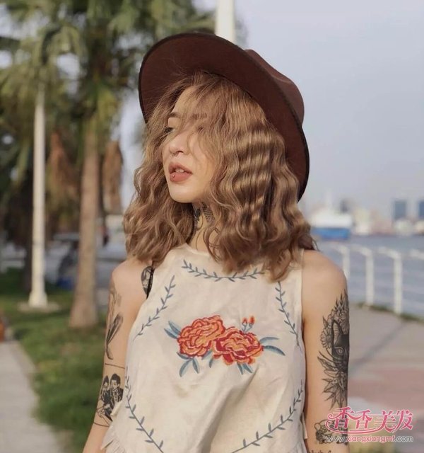 ���ͱ�һ�䣬ʱ�ֱ�����ֹһ��� ���𱬵�Ů�����̷�˭��˭��