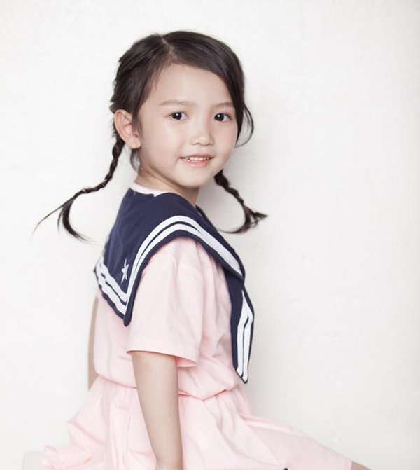 һ��˿����Ů��˫��β����ð�� ��ͯ˿���෢�̳�������ղ�