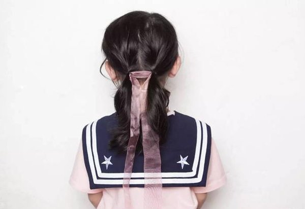 һ��˿����Ů��˫��β����ð�� ��ͯ˿���෢�̳�������ղ�