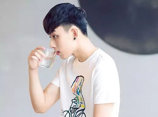 �����߷��Ͳ������б��� ������������ѡ�⼸��;Ͷ���