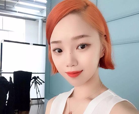 ���뻻�����Ǿͻ�����ɫ ���������е�ͷ����ɫ�⼸��ٴ�