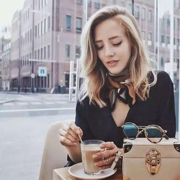 ���緢��2019�³�� Ů�����¼��緢������Ļ���