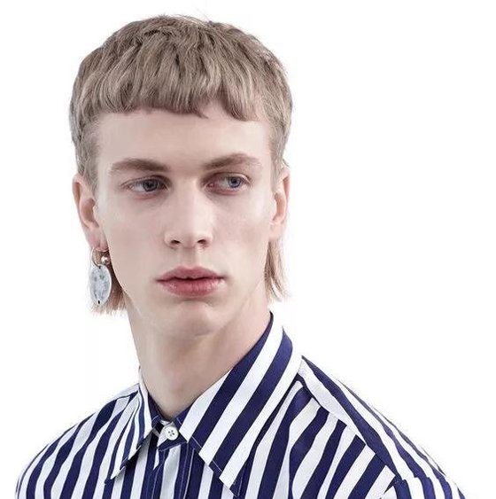 �����̷����������� 2019������𱬵Ķ̷�����ʾ��