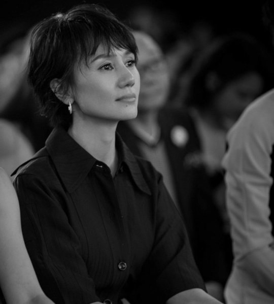 ��holdסְ������������ ְ��Ů�԰���Ů�����̷������Ƽ�