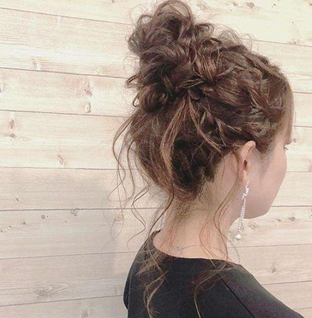 恋爱季节你的约会发型够美吗 长发女生这样梳头发甜度爆表