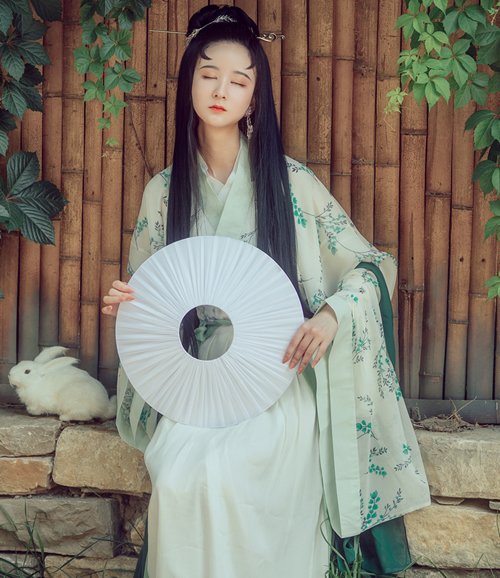 �ŷ��ȳ�����յ����� 00��Ů���ŷ糤����������ͼƬ