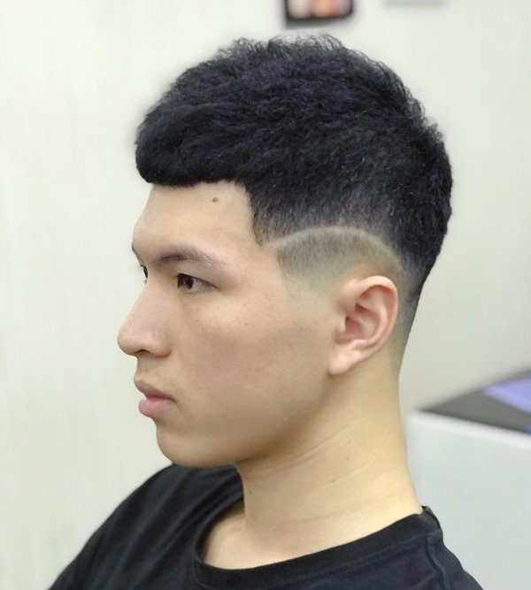 �����ˣ����ߺͺ�������ķ��͸����� �����������¶̷�����ʾ��