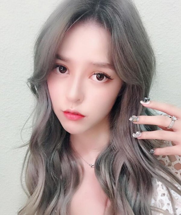 2019ʲô��ɫ��ͷ���ÿ� Ů���԰׻�������Ⱦ����ɫ�⼸�ֽ������