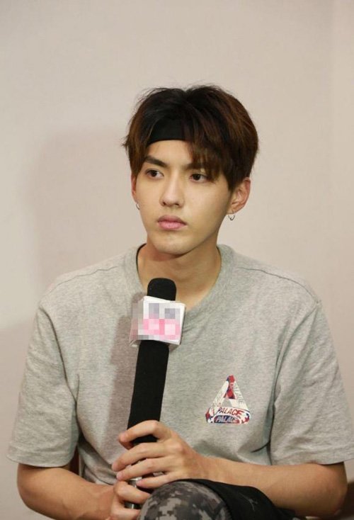 �����͵�˧������ͷ�����ʹ�ȫ ������������������ʱ�з���