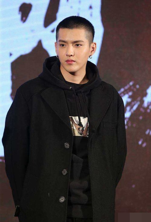 У԰��������ͷ����ʾ������ 18�������곬��ͷ������ͼƬ