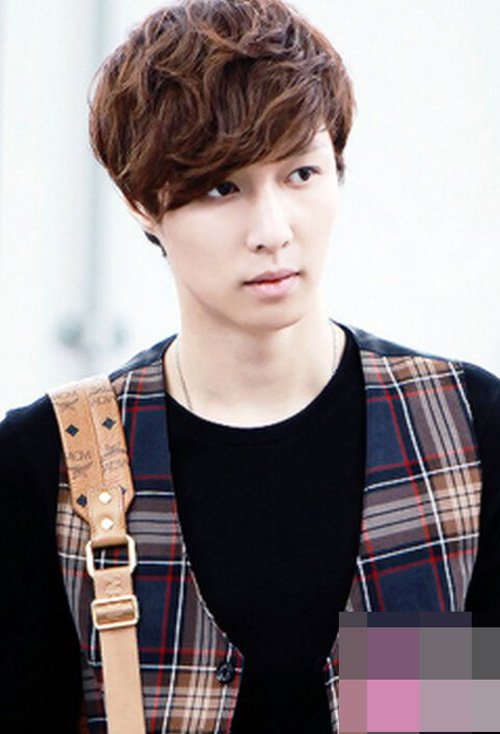 ������ʽ��ͷ�����ǧ����Ů�� ��˧��̷���ʱ�д����˷���