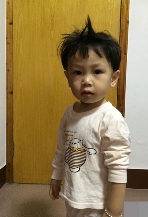 ���̵���ͯ�Լ���������ͼ�� С������˧����ͷ����������