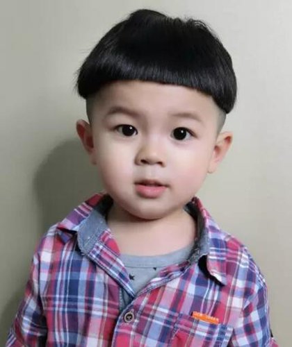 ��ұ����̷��������� С�к����»�ͷ�ʱ����Ķ̷�����